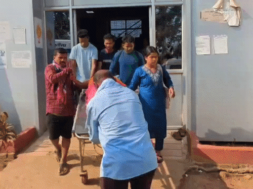 बस्तर में पिकअप पलटने से 2 महिलाओं की मौत हुई है।