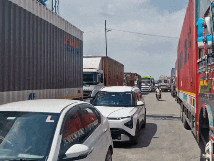 Bihar Bridge Damage Causes City Traffic Jam | Hundreds of Vehicles Stranded