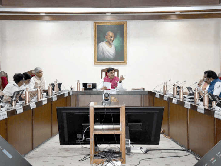 कैबिनेट बैठक में मुख्यमंत्री डॉ. मोहन यादव ने मंत्रियों से यूसीसी का अध्ययन करने को कहा है। - Dainik Bhaskar