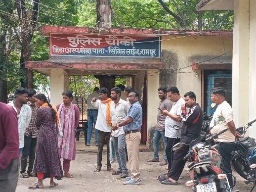 आक्रोशित परिजन