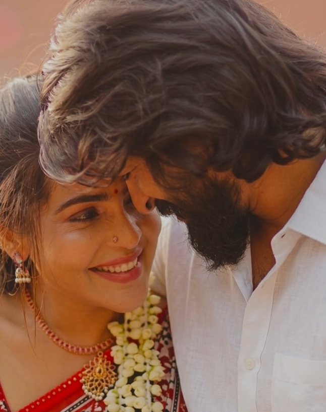 श्रीलंकाई मूल की सुभाषिनी ने 2024 में बिपिन चंद्रन से शादी की थी।