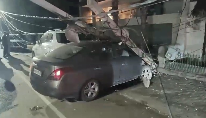 Uncontrolled car smashes into pole and hits Mercedes, power outage