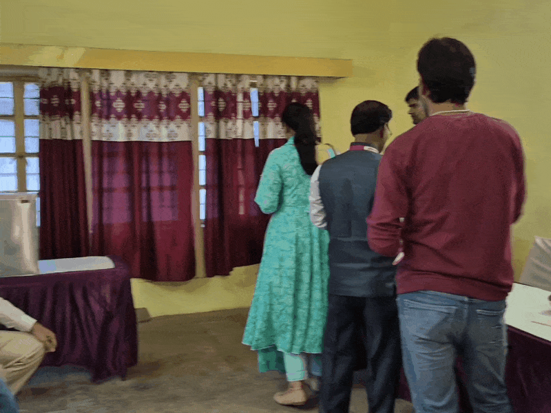 सुबह 9:00 बजे से ही मतदान जारी है