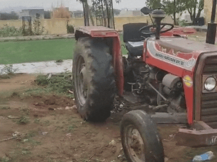 आरोपियों की निशानदेही पर पुलिस ने कई वाहन भी बरामद किए हैं।