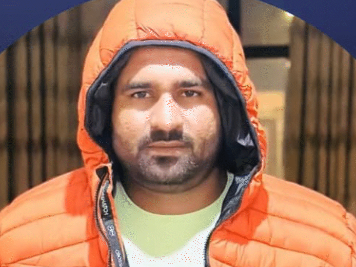 राजपाल का साथी योगेश भाटी लॉरेंज जैसी हूडी पहनकर सोशल मीडिया पर पोस्ट करता था।