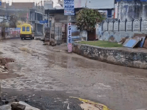 नारनौल में रात से लेकर सुबह तक बारिश होती रही।