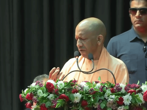 सीएम योगी ने कहा कि अब समय आ गया है जब "लैब टू लैंड" नहीं बल्कि "लैब इन लैंड" की आवश्यकता है।