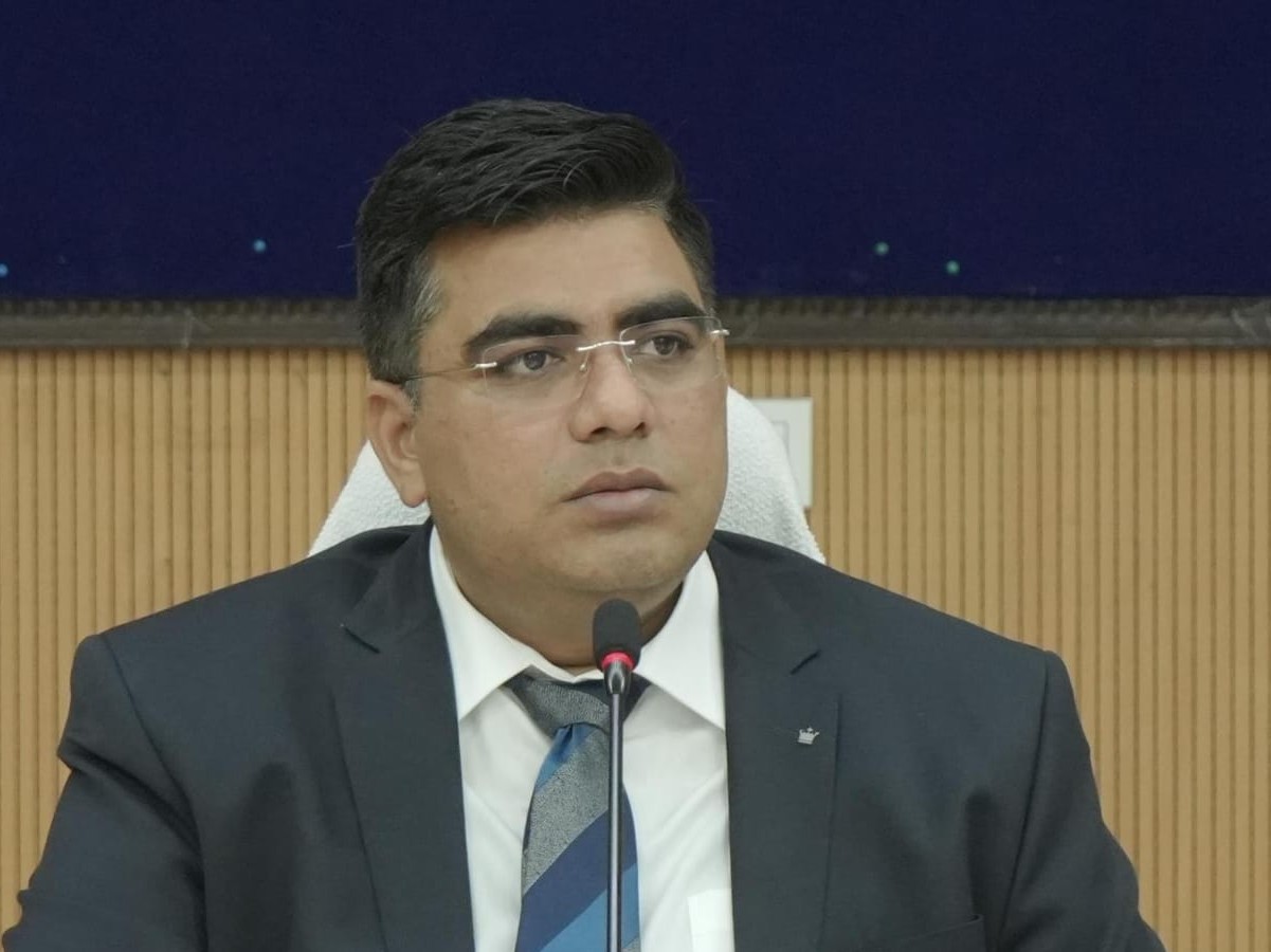 कलेक्टर ने कहा समय रहते करवाएं ई-केवाईसी - Dainik Bhaskar