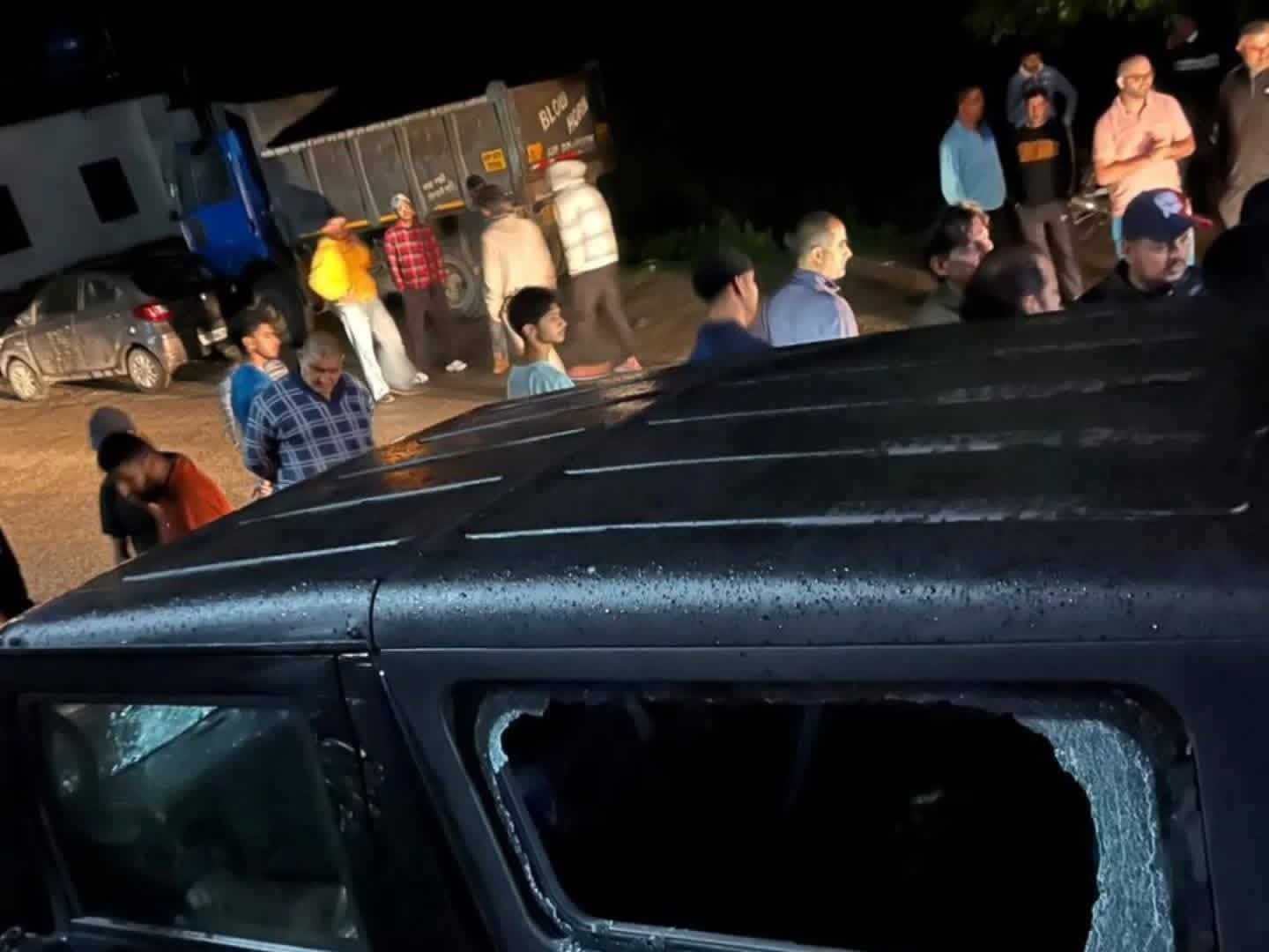 काले रंग की थार गाड़ी जिसमे सवार होकर हमलावर आए थे।