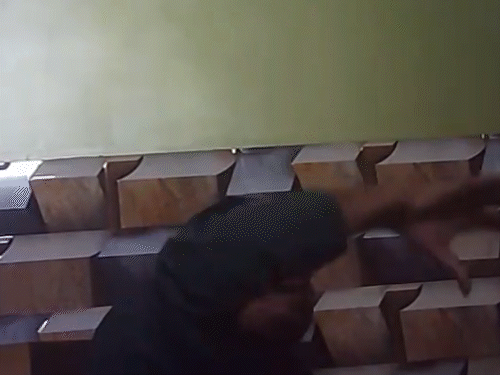 It is not known where this viral video was shot. Dainik Bhaskar does not confirm this.