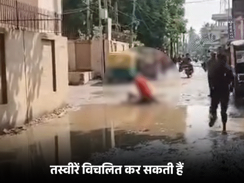 बीच सड़क नवी का गला काटता रवि।