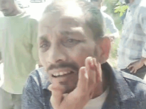 Employees injured in police lathi-charge.