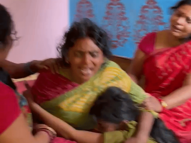 कुछ दिन पहले मोतिहारी में जहरीली शराब पीने से 7 लोगों की मौत हो गई थी। इस पर विपक्ष ने सरकार की शराबबंदी पर सवाल उठाए थे।