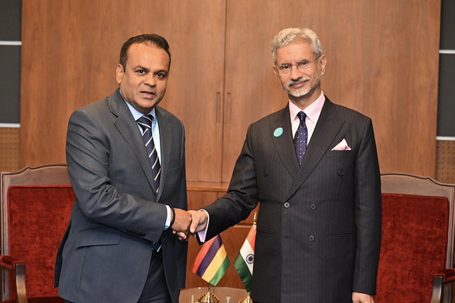 एस जयशंकर यात्रा के दौरान मॉरीशस के विदेश मंत्री धनंजय रितिश रामफुल से मुलाकात करेंगे।