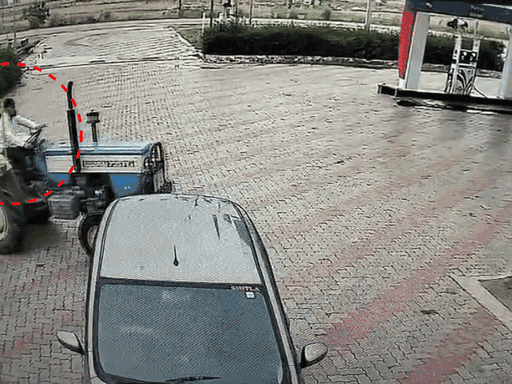 आरोपी विनोद कोरी की तस्वीरें पेट्रोल पंप के सीसीटीवी कैमरे में कैद हुई हैं। यहां रेत खाली करने के बाद वह भाग निकला।