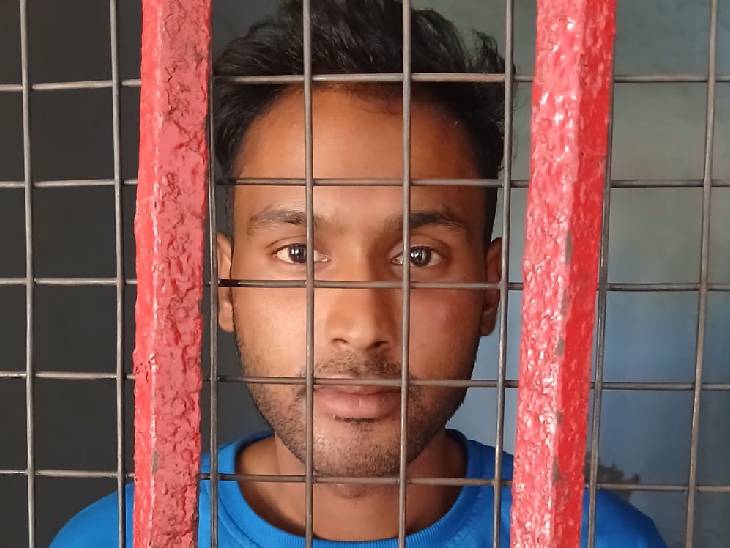 ये आरोपी रोहित है। रोहित पर रेप करने और उसकी पत्नी पर गलत धंधे का दबाव बनाने का आरोप है।
