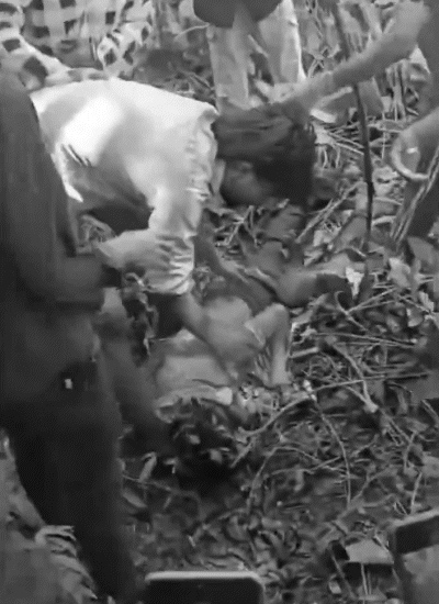 युवक की हत्या के बाद आरोपी को भीड़ ने पकड़ लिया और पीट-पीटकर उसकी हत्या कर दी।