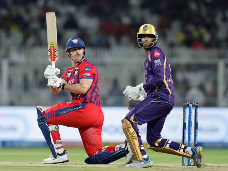 मिचेल मार्श 15 रन बनाकर आउट हुए।