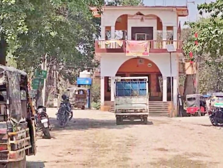 पुलिस ने अमन तिवारी को इसी घर से गिरफ्तार किया है।