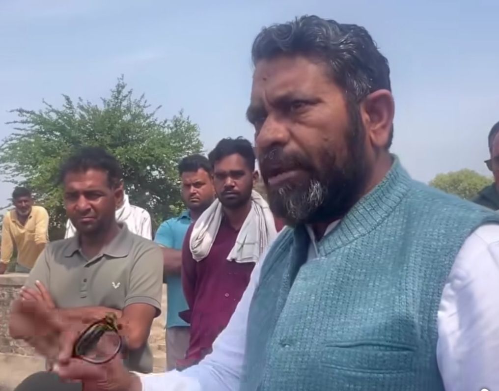 दौरे के दौरान मीडिया में पानी पर हरियाणा को लेकर बयान देते हुए पूर्व विधायक बलवान पूनिया