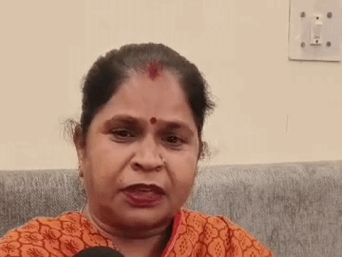 जालंधर में मेजर गौरव की मां अनीता अग्निहोत्री ने अपनी बात बताई।