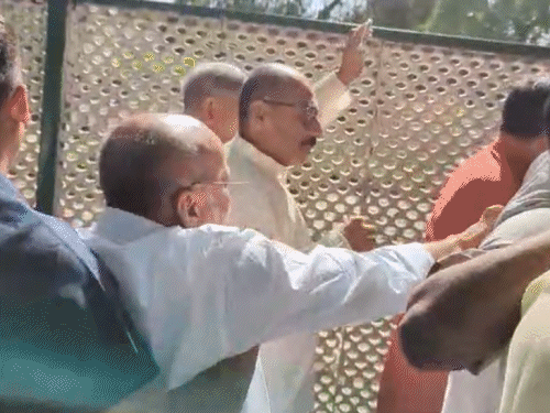 नितीश यांच्यासमोर कार्यकर्त्यांनी सांगितले- तुम्ही चुकीचा निर्णय घेतला आहे.