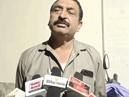 आशा के बारे में जानकारी देते उसके नंदोई राधेश्याम।