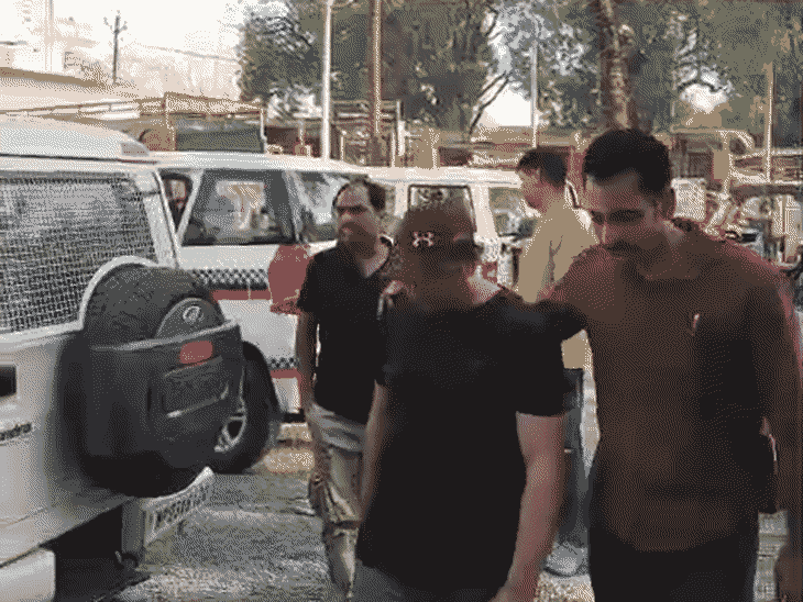 योगेंद्र सहित तीन युवतियों को पुलिस ने हिरासत में लिया है। - Dainik Bhaskar