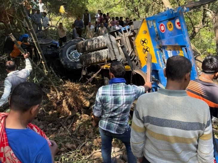 Tractor-trolley full of devotees from Punjab overturned in a 100-foot deep ditch in Kangra.