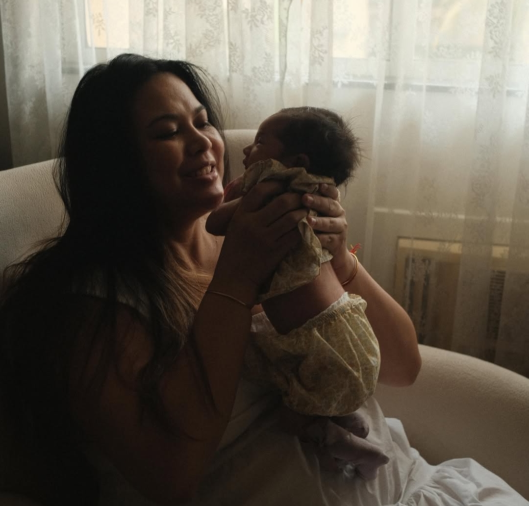 रणदीप हुड्डा ने अपनी पत्नी लिन लैशराम के साथ बेटी की पहली तस्वीर सोशल मीडिया पर साझा की।