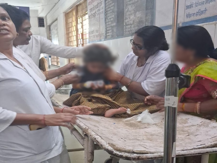 डॉक्टरों के मुताबिक, बच्ची की हालत ठीक है।