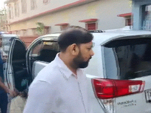 असम के करीमगंज में मतदान केंद्र संख्या 239 पर दोबारा वोटिंग हो रही है। - Dainik Bhaskar