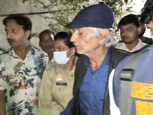 पुलिस ने प्रियंका के पिता को हिरासत में ले लिया है। उनसे पूछताछ की जा रही है।