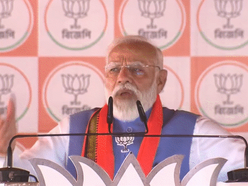 पीएम मोदी ने बंगाल के पूर्व वर्धमान और मुर्शिदाबाद में रैली की। CM ममता ने झारग्राम में जनसभा को संबोधित किया। - Dainik Bhaskar