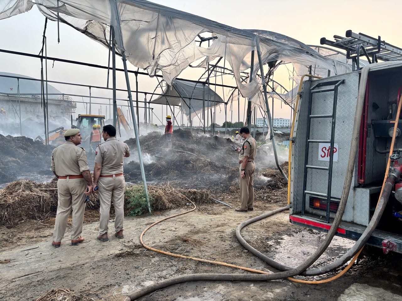 रिलायंस बायो प्लांट में लगी आग। - Dainik Bhaskar