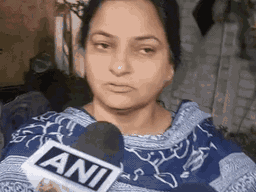 अंजू गुलाटी की देवरानी जानकारी देते हुए।