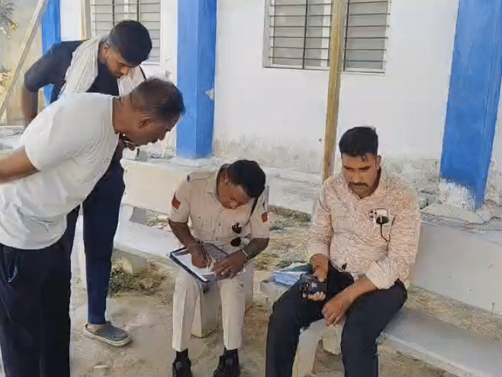 पुलिस ने परिजनों के बयान लिए हैं।