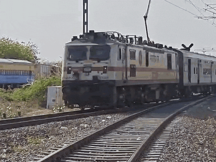 बिलासपुर से रायगढ़ और गेवरा रोड, कोरबा से रायपुर तक चलने वाली 10 लोकल और मेमू पैसेंजर को शनिवार 11 से 18 अप्रैल तक रद्द किया गया है।