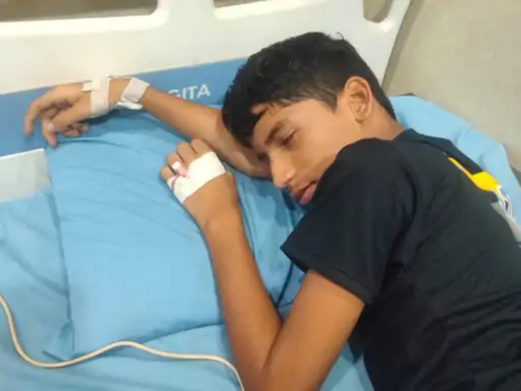 महिला टीचर की पिटाई में स्टूडेंट सार्थक सहारे