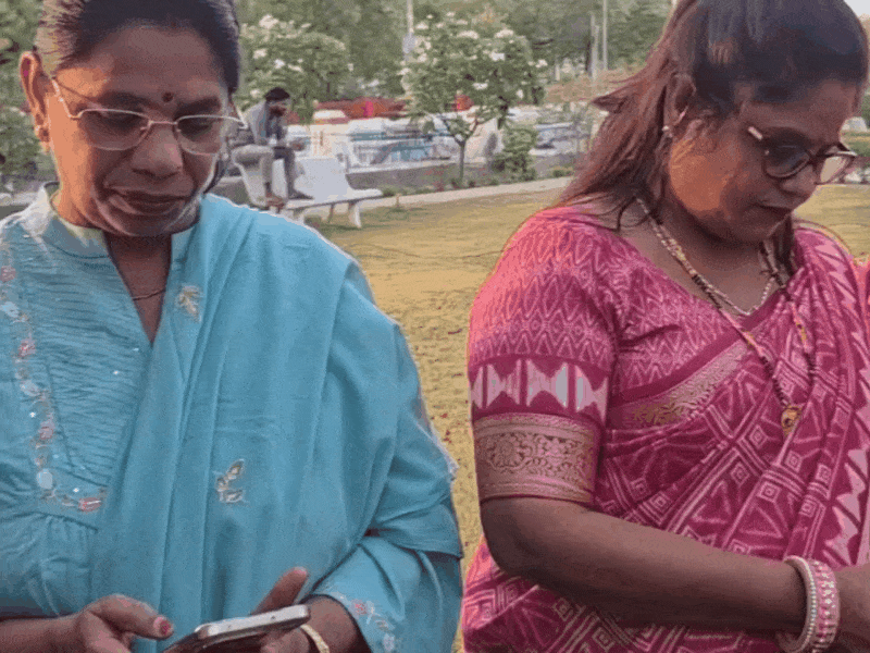 कार्यक्रम में टोल फ्री नंबर पर मिसकॉल देकर अपनी उपस्थिति दर्ज करवाते कार्यकर्ता