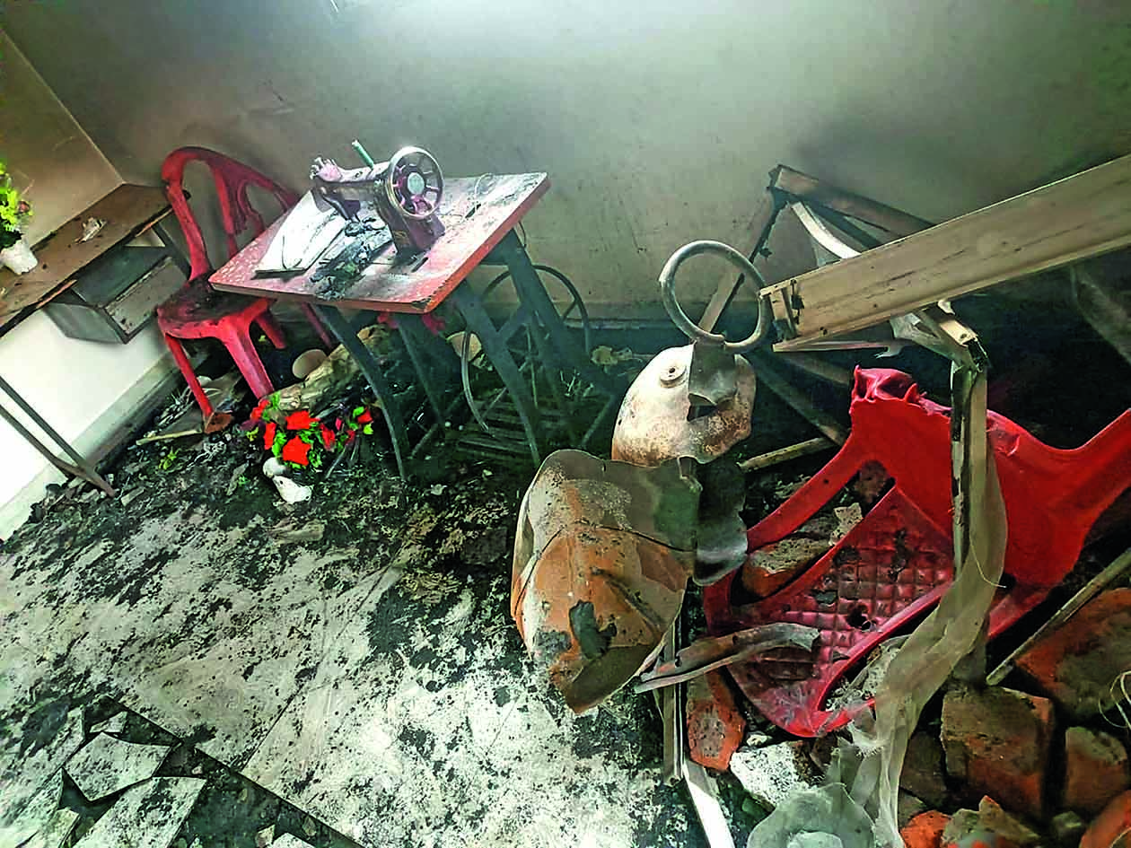 Empty Ground Exploded Explosion in Kurud: A short circuit caused a fire, a gas cylinder kept ...