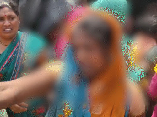 मृतका की चाची ने अपनी भतीजी की हत्या का आरोप लगाया है।