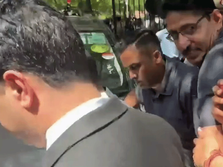 अरविंद केजरीवाल कोर्ट पहुंचे। - Dainik Bhaskar