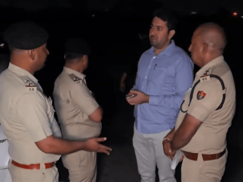 वारदात के बाद मौके पर पहुंची पुलिस।