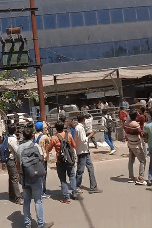 Employees vandalized at Nexa Service Center in Noida Sector-57.