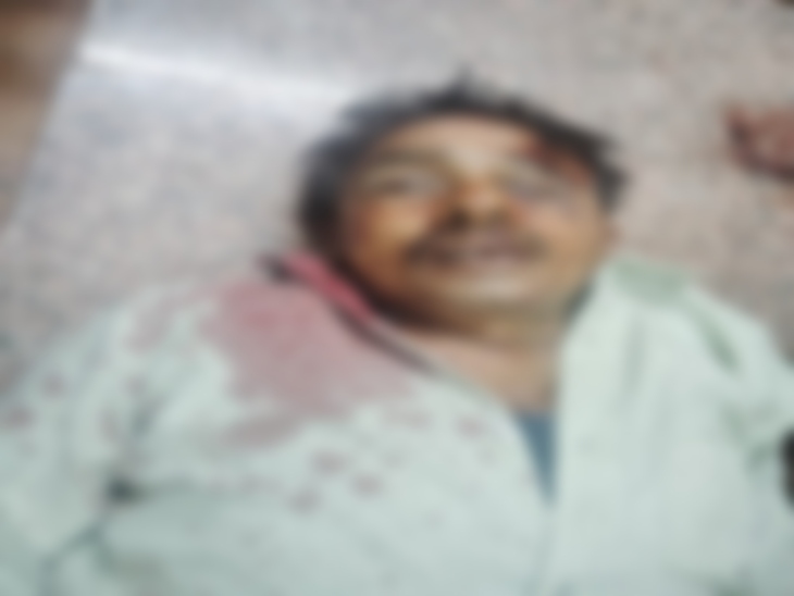 बालोद के रहने वाले भागवत बाइक पर अपने घर लौट रहे थे