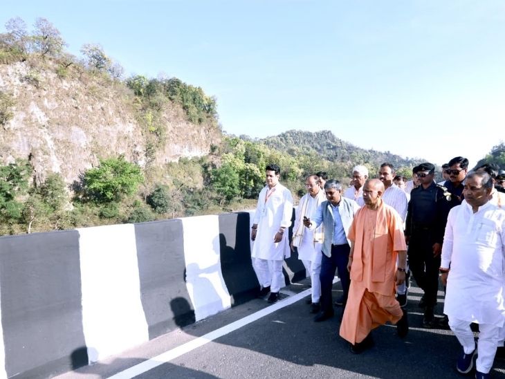 पीएम मोदी आज सहारनपुर में मां काली की पूजा करेंगे: वाइल्डलाइफ कॉरिडोर देखेंगे; CM योगी और धामी साथ रहेंगे - Saharanpur News सीएम योगी ने सोमवार को दिल्ली-देहरादून ग्रीनफील्ड एक्सप्रेसवे का निरीक्षण किया।