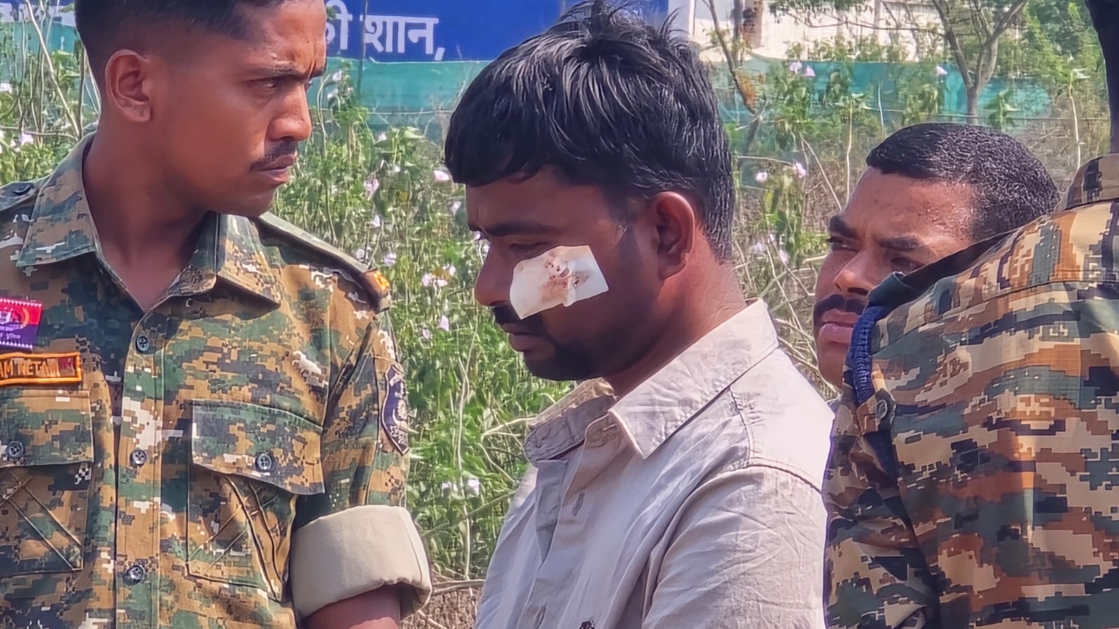 पुलिस ने एक संदिग्ध को हिरासत में लिया है।