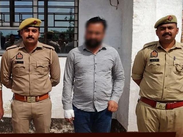 हाथरस पुलिस ने वसूली के मामले में आरोपी को जेल भेज दिया है।