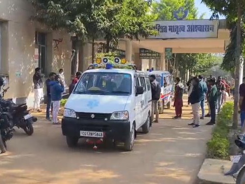 घायल युवाक को हॉस्पिटल लाया गया जंहा इलाज के दौरान उसकी मौत हो गई